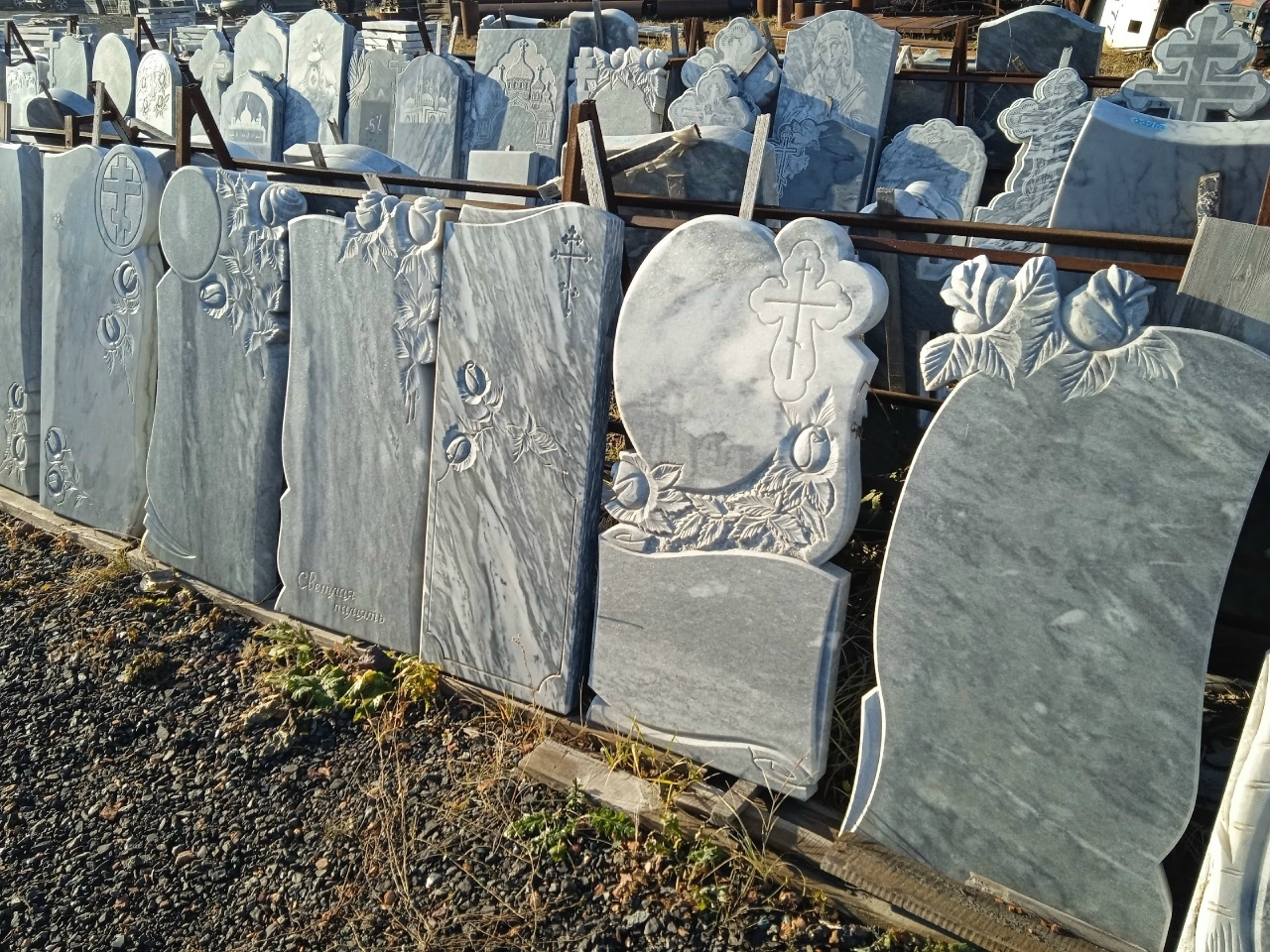 Памятники мраморные