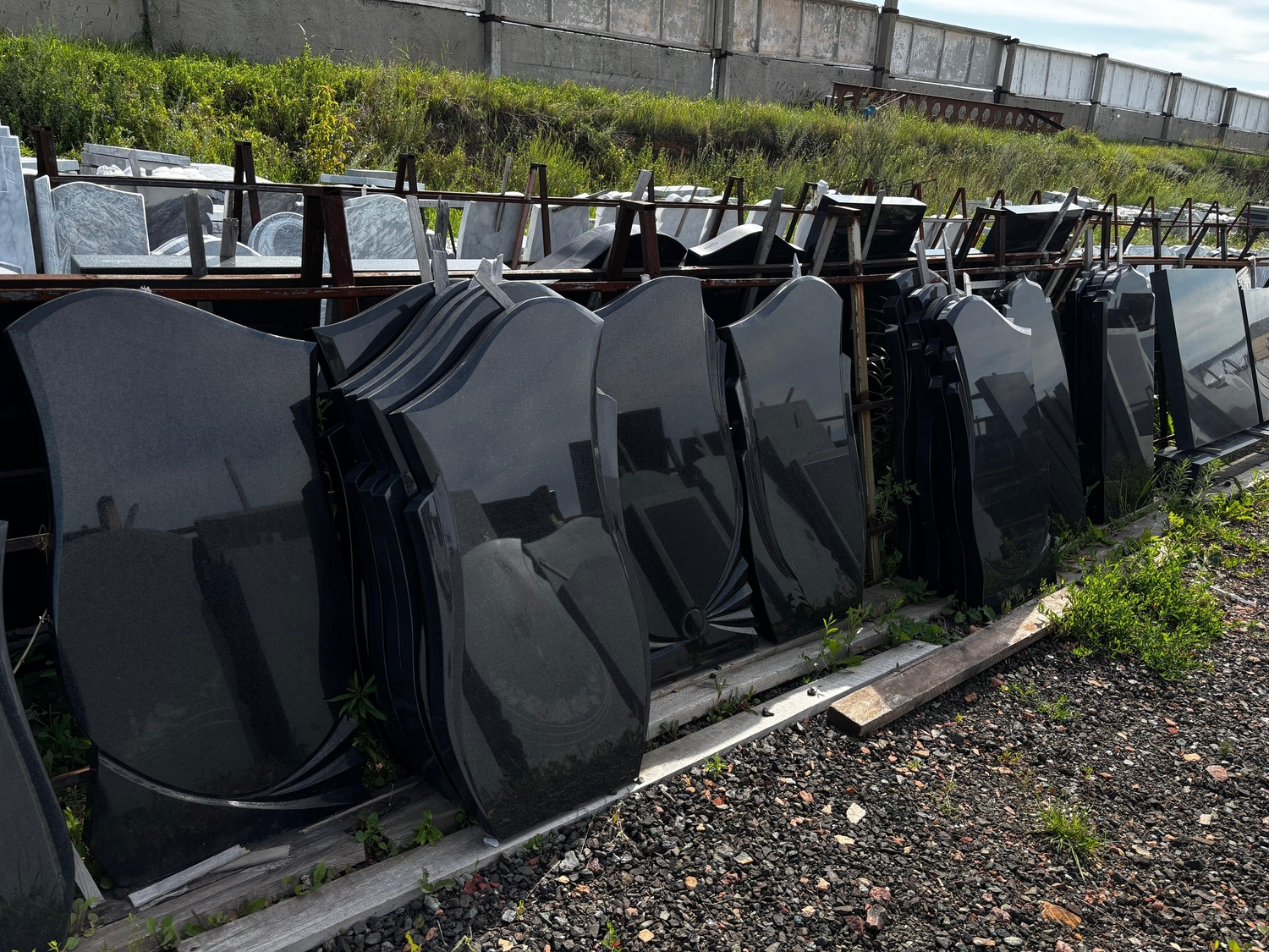 Гранитные памятники